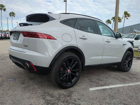 Used 2020 Jaguar E-PACE SE image 4