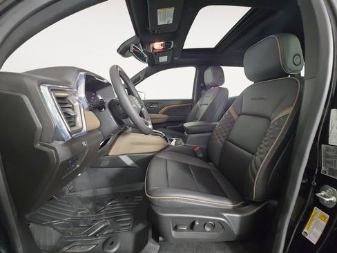 Certified 2024 GMC Canyon Denali AWD/4WD image 9