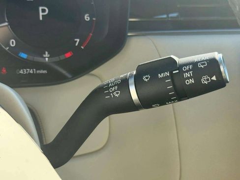 Used 2023 Land Rover Range Rover SE image 28