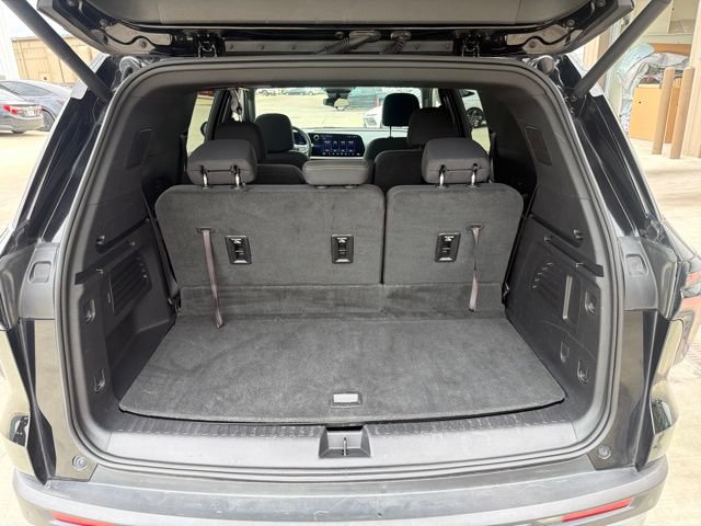 Used 2025 Chevrolet Traverse LT FWD image 19