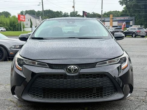 Used 2021 Toyota Corolla LE FWD image 2
