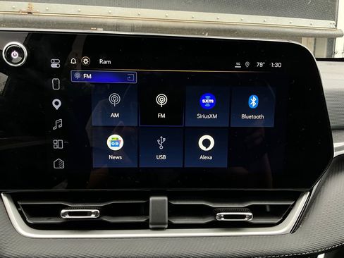 Used 2025 Chevrolet Equinox LT image 29