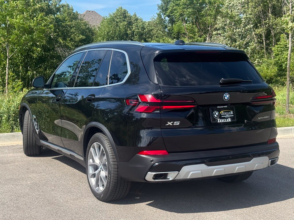 Used 2026 BMW X5 xDrive50e w/ Premium Package AWD/4WD image 4