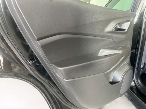 Used 2025 Chevrolet Trax ACTIV FWD image 24