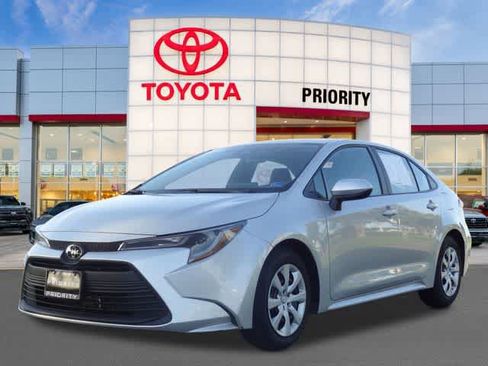Used 2024 Toyota Corolla LE FWD image 1