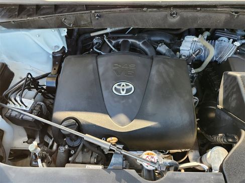 Used 2019 Toyota Highlander XLE image 32