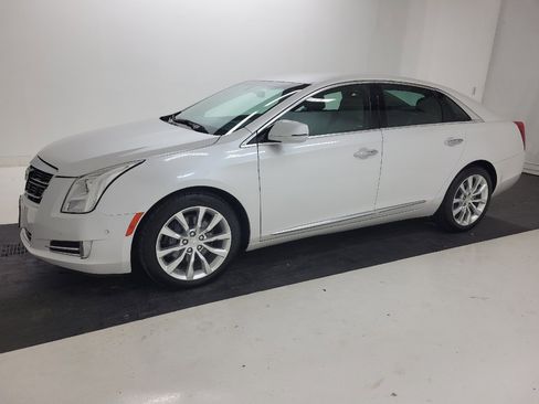 Used 2017 Cadillac XTS Luxury FWD image 2