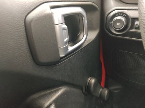 Used 2018 Jeep Wrangler Unlimited Sport image 27