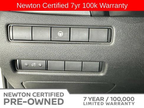 Used 2023 Nissan Rogue SV AWD/4WD image 34
