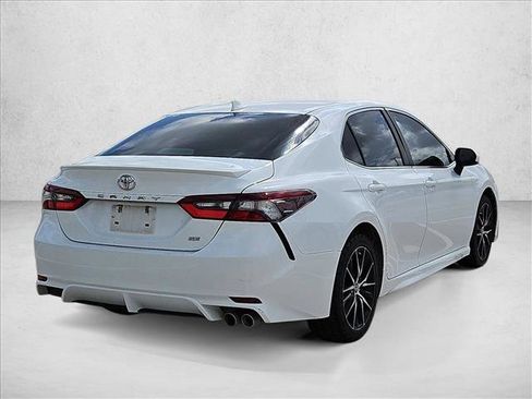 Used 2021 Toyota Camry SE image 5