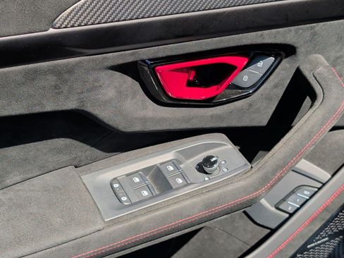 Used 2023 Lamborghini Urus Performante AWD/4WD image 14
