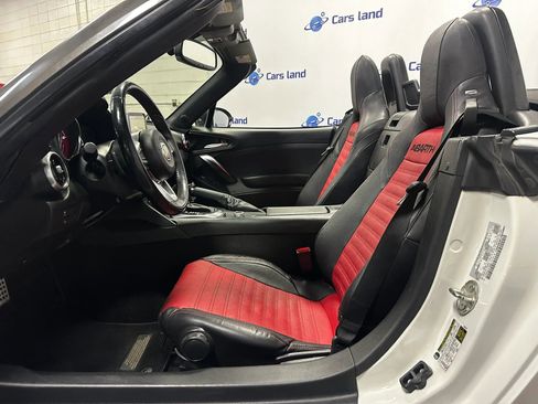 Used 2018 FIAT 124 Spider Abarth w/ Convenience Group image 12