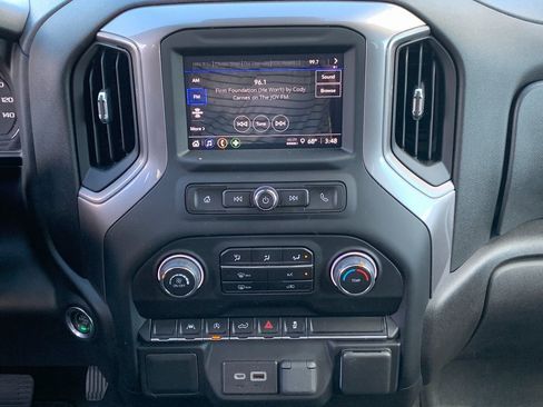 Used 2022 Chevrolet Silverado 1500 Custom image 11