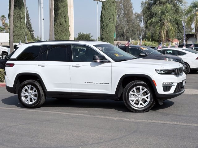 Used 2022 Jeep Grand Cherokee Limited AWD/4WD image 4