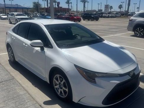 Certified 2022 Toyota Corolla LE FWD image 2