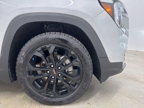 Used 2022 GMC Terrain SLE w/ Driver Convenience Package AWD/4WD image 11