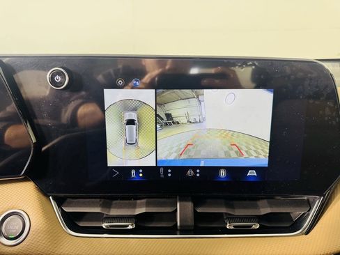 Used 2025 Chevrolet Equinox ACTIV w/ Safety and Technology Package image 14