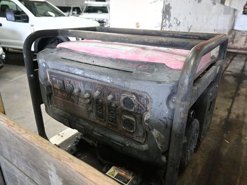 Used 2021 Ford F550 2WD Regular Cab Super Duty image 26