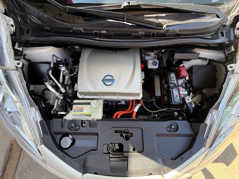 Used 2015 Nissan Leaf SV w/ LED & Quick Charge Package FWD image 46