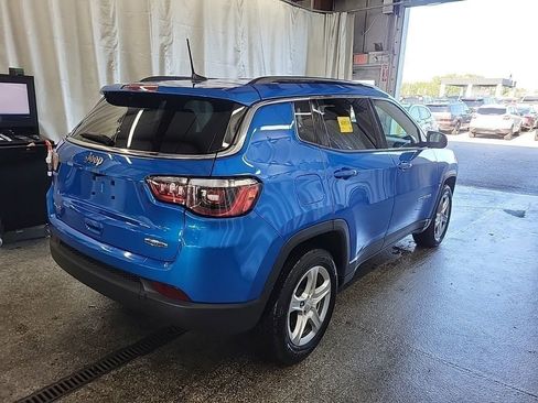 Used 2023 Jeep Compass Latitude AWD/4WD image 2