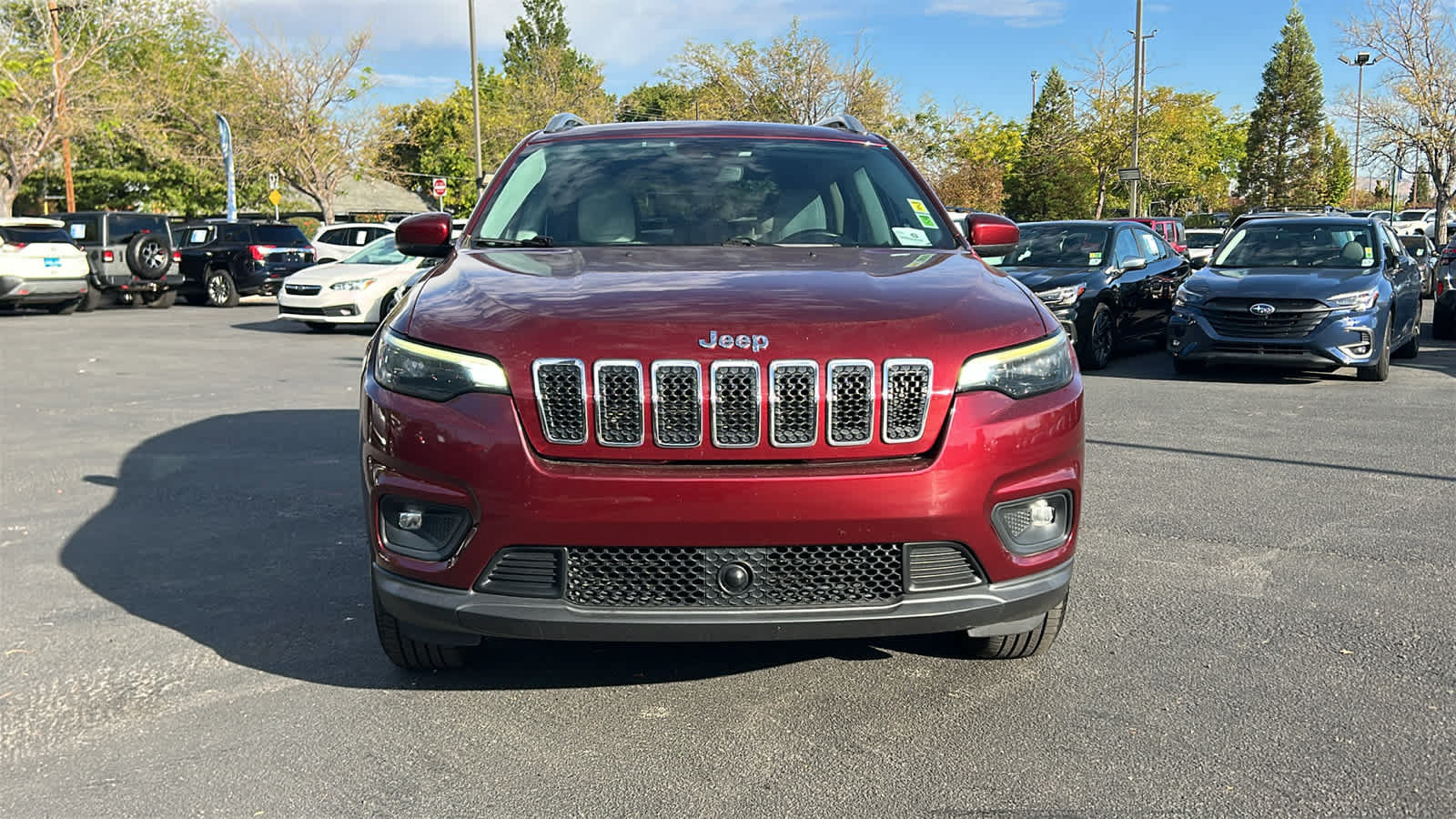 Used 2021 Jeep Cherokee Latitude Plus AWD/4WD image 2