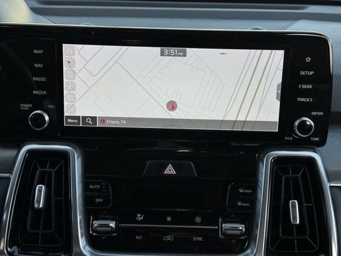 Used 2023 Kia Sorento SX image 18