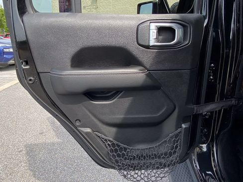 Used 2020 Jeep Wrangler Unlimited Sahara AWD/4WD image 44