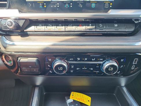 Certified 2023 GMC Sierra 1500 SLT w/ SLT Premium Plus Package AWD/4WD image 22