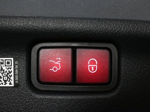 New 2026 Mercedes-Benz C 300 Sedan image 29