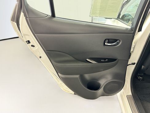 Used 2025 Nissan Leaf SV Plus FWD image 27