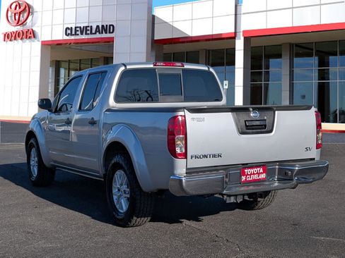 Used 2019 Nissan Frontier SV image 5