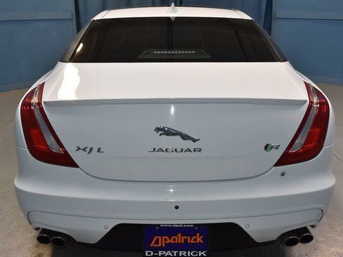 Used 2017 Jaguar XJ R RWD image 26