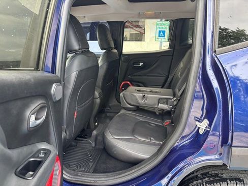 Used 2017 Jeep Renegade Trailhawk w/ Premium Trailhawk Package AWD/4WD image 23