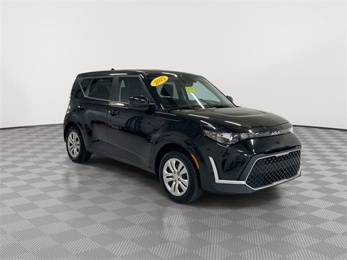 Used 2025 Kia Soul LX image 13