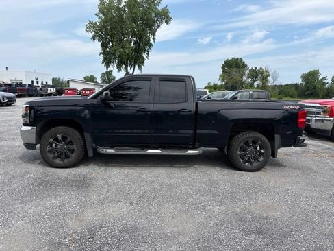 Used 2017 Chevrolet Silverado 1500 LT w/ All Star Edition AWD/4WD image 2