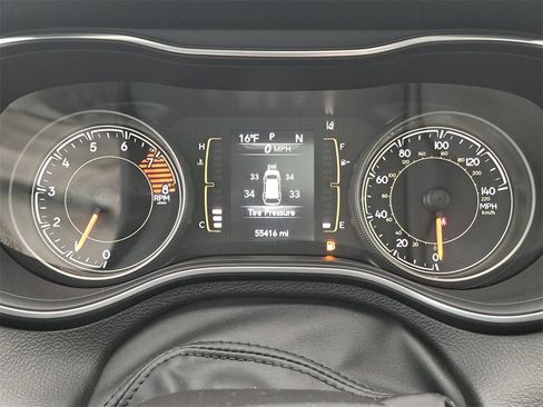 Certified 2022 Jeep Cherokee Latitude w/ Sun & Sound Group image 20