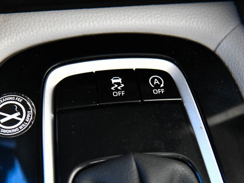 Used 2024 Toyota Corolla Cross L image 25