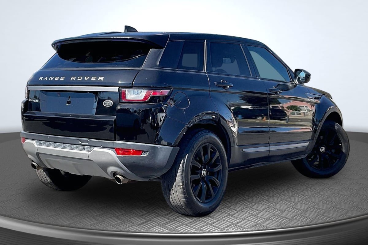 Used 2017 Land Rover Range Rover Evoque SE AWD/4WD image 13