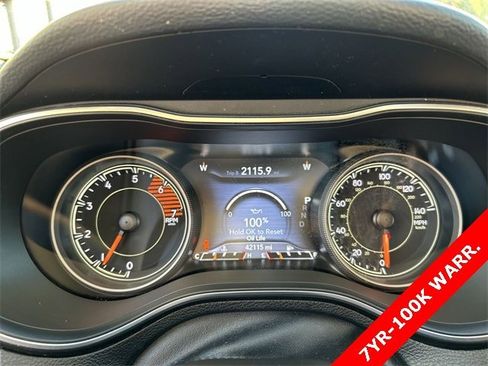 Certified 2022 Jeep Cherokee Latitude Lux w/ Sun & Sound Group image 19