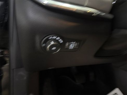 Used 2022 Jeep Compass Limited image 17