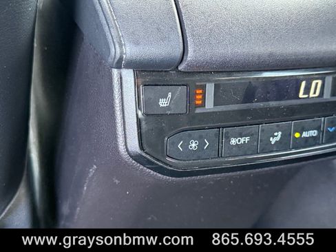 Used 2021 Toyota Highlander Platinum FWD image 25