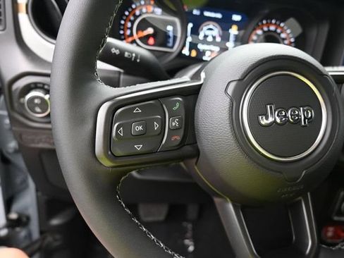 New 2026 Jeep Gladiator Sport AWD/4WD image 17