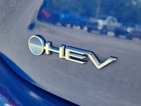 Used 2025 Toyota Camry SE FWD image 8
