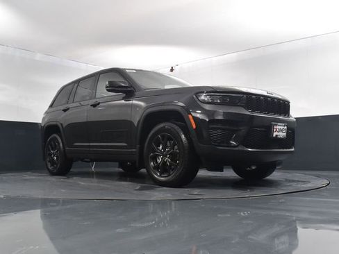 New 2025 Jeep Grand Cherokee Altitude image 48