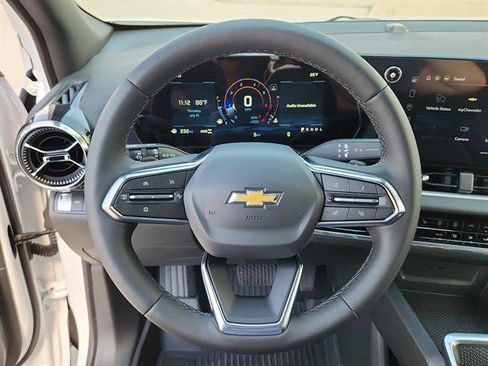 Used 2026 Chevrolet Equinox LT w/ Safety and Technology Package image 13
