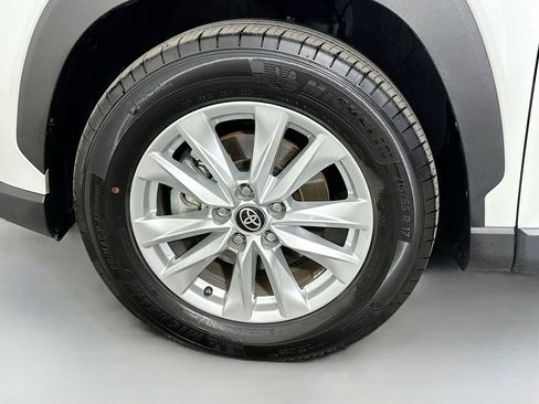 Certified 2024 Toyota Corolla Cross LE image 30