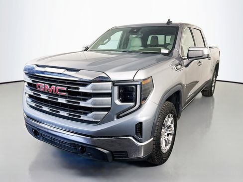 Used 2023 GMC Sierra 1500 SLE w/ Preferred Package image 4
