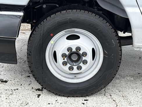 New 2027 Ford E-350 and Econoline 350 Super Duty w/ Power Equipment Group RWD image 9