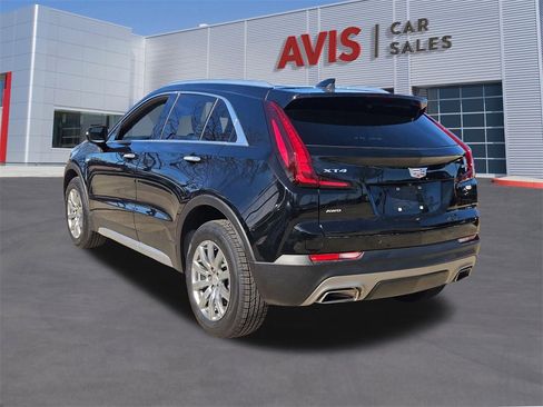 Used 2023 Cadillac XT4 Premium Luxury image 3