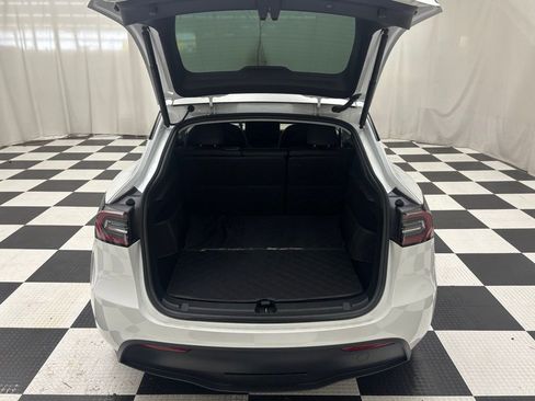 Used 2023 Tesla Model Y Long Range image 8